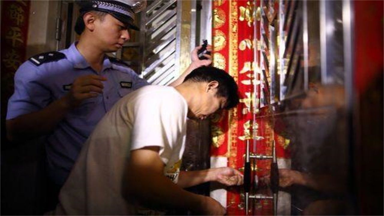 白云区请开锁师傅开了锁后，师傅为什么一般都不进门，就算主人请也不进去？